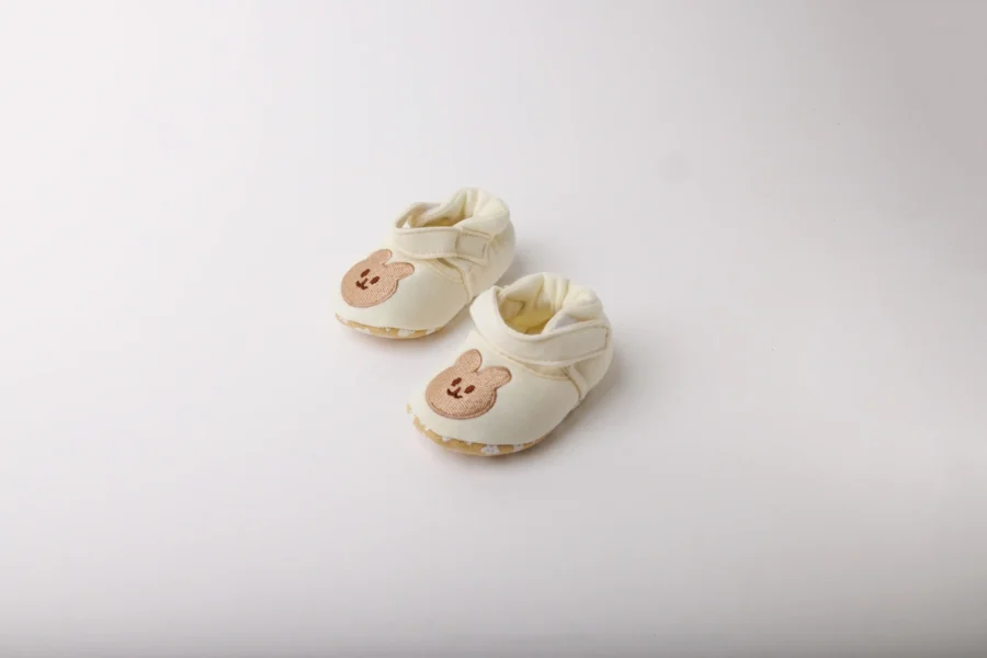 Boys & Girls Panda Sports Shoes - Image 3