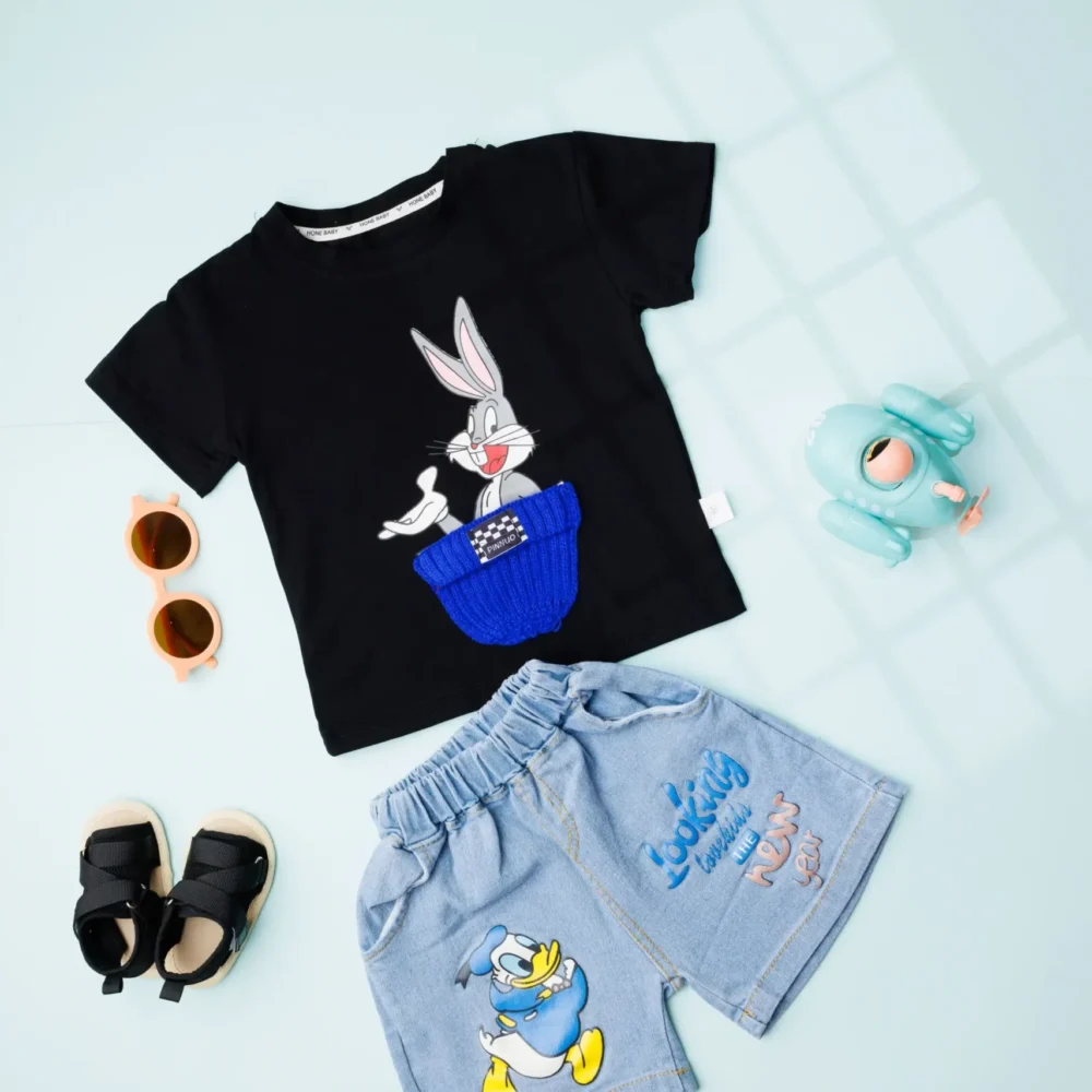 Round neck T-Shirt with Denim Shorts